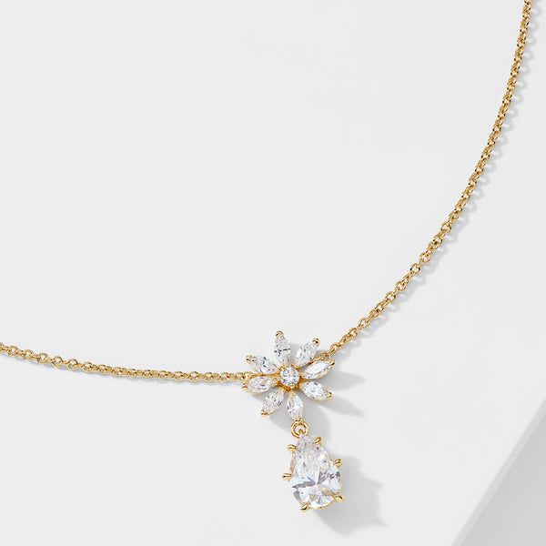 Daisy gold-plated pendant with white enamel | Georg Jensen