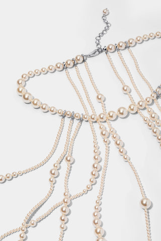 CLOSE UP OF THE PEARL CHOKER SHOULDER SWAG NECKLACE IN RHODIUM PLATING