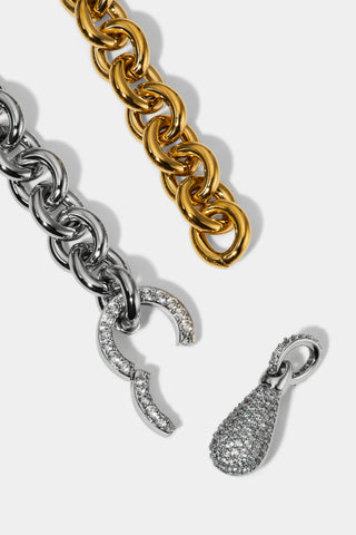 GEMINI PAVE DROP CHAIN NECKLACE CLOSE UP OF THE RING DETAIL ON THE GEMINI PAVE DROP CHAIN NECKLACE, WITH THE DROP CHARM REMOVED