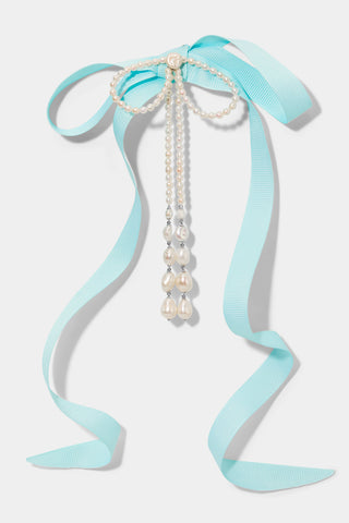 CEREMONY SWAG PEARL RIBBON PIN BAG CHARM IN RHODIUM PLATING