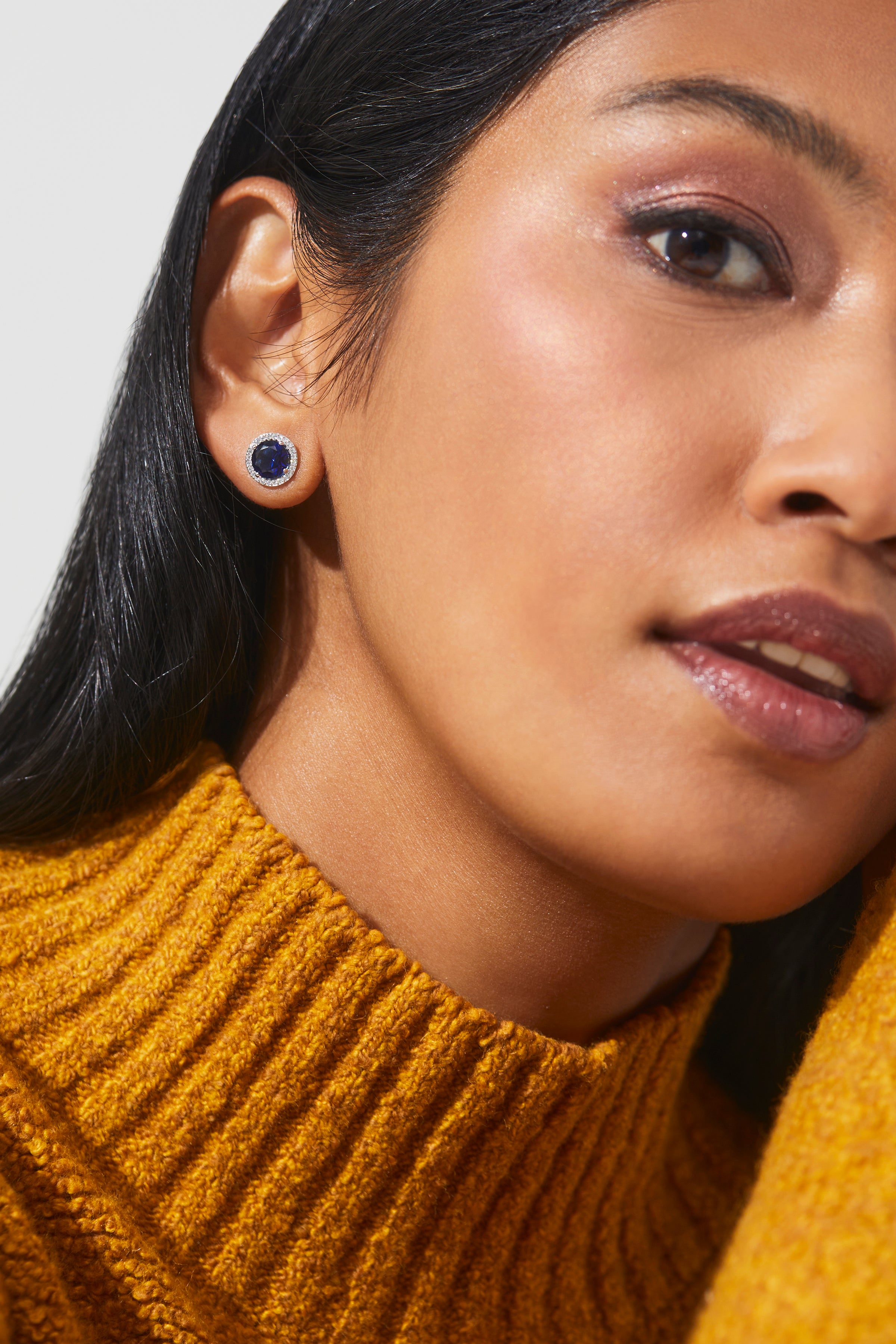 MODERN LOVE BLUE ROUND CZ HALO STUD EARRINGS – NADRI