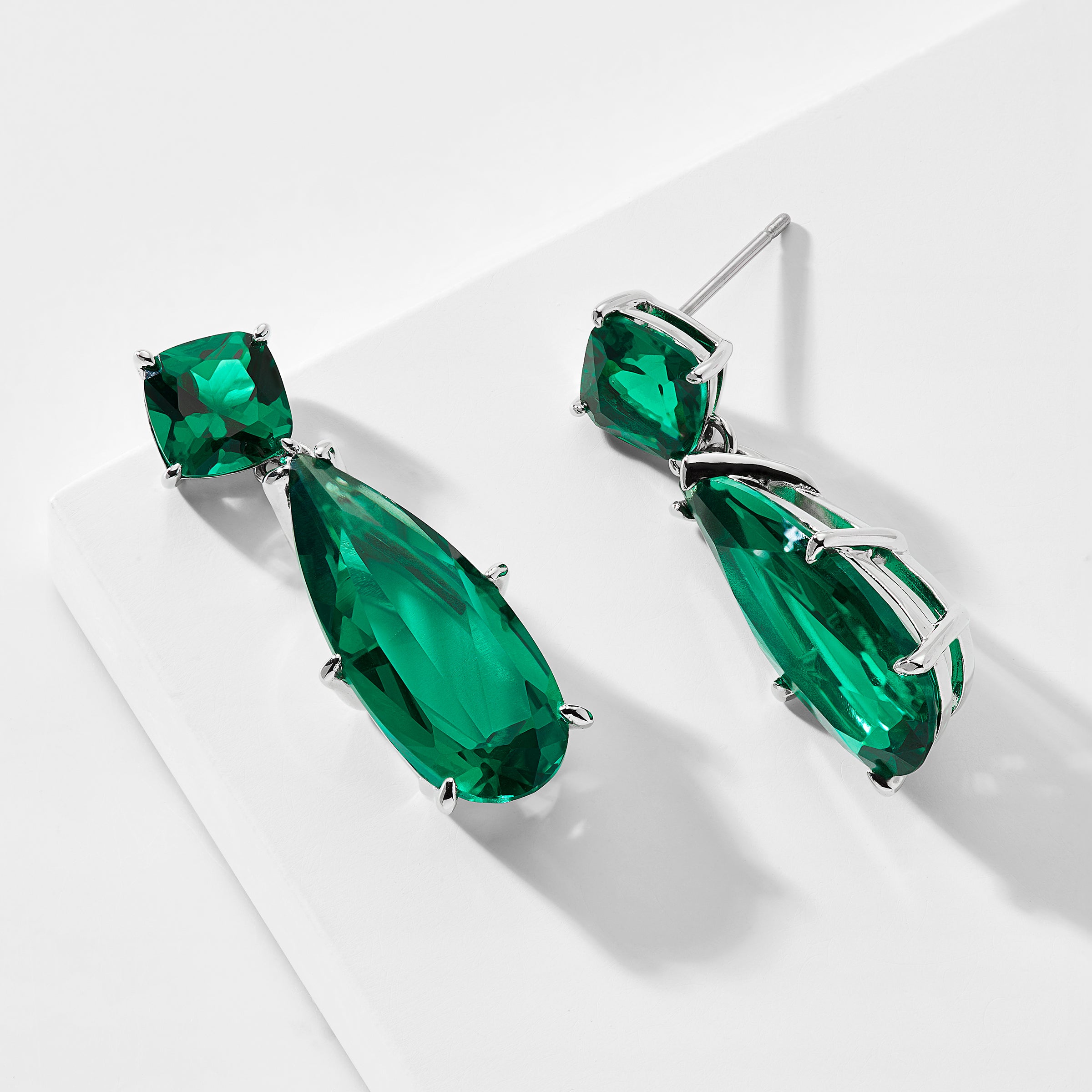 Emerald Earrings Victorian Jewelry, Color : Green at Best Price in Jaipur |  Rajputana Jewellery Organization